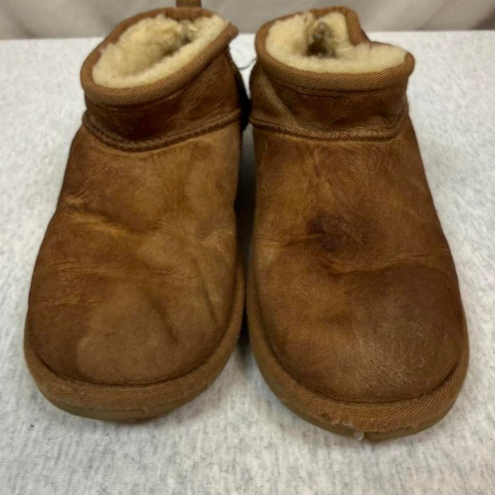 UGG Classic Ultra Mini Boots 🤎 Women's Size‎ 4